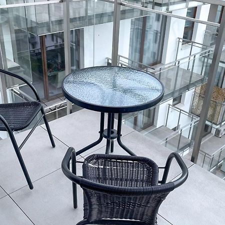 Comfortable 1-Room Apartment Close To The Center Warschau Buitenkant foto
