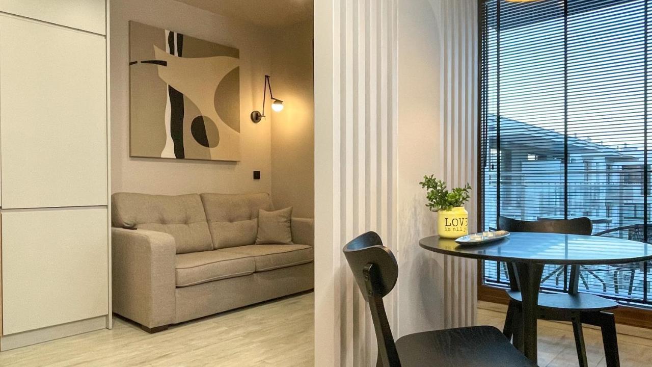 Comfortable 1-Room Apartment Close To The Center Warschau Buitenkant foto